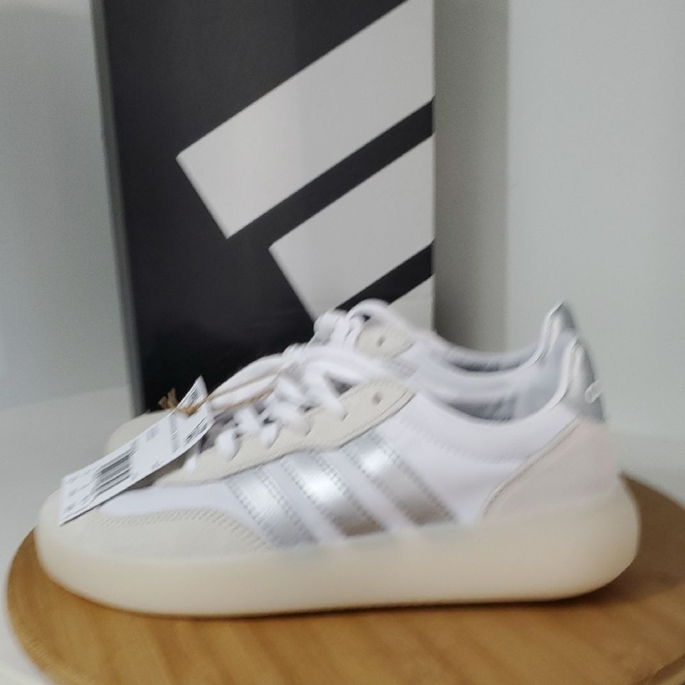 Adidas Barreda Decode Women's Tennis Shoes Size 7.5 White Silver NIB - Picture 4 of 10